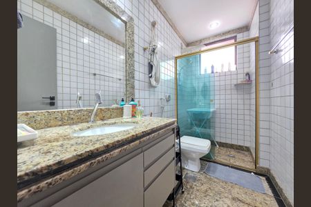 Apartamento à venda com 200m², 4 quartos e 2 vagas Apartamento à venda com 200m², 4 quartos e 2 vagasBanheiro Social