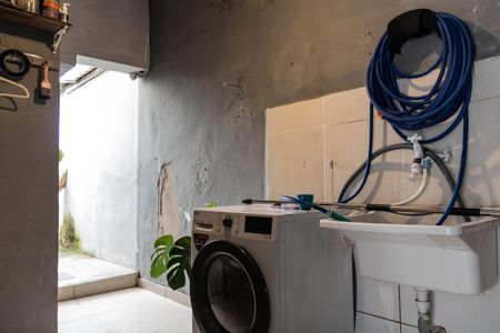 Casa à venda com 300m², 3 quartos e sem vagaCasa 2 - Área de Serviço