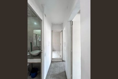 Corredor de apartamento à venda com 3 quartos, 42m² em Sacomã, São Paulo