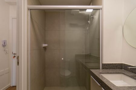 Banheiro de kitnet/studio para alugar com 1 quarto, 22m² em Perdizes, São Paulo