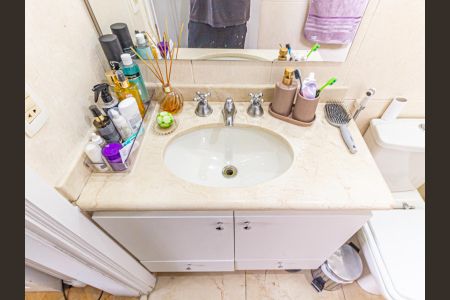 Apartamento à venda com 137m², 4 quartos e 3 vagasBanheiro da Suíte 2