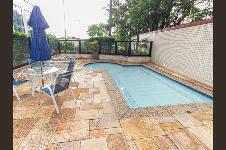 Apartamento à venda com 137m², 4 quartos e 3 vagasÁrea comum - Piscina