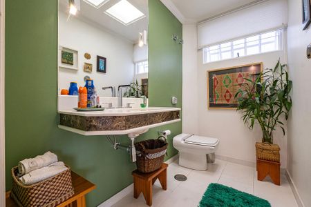 Casa à venda com 453m², 3 quartos e 4 vagasLavabo 1