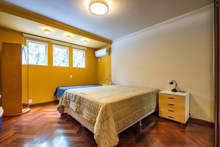 Casa à venda com 453m², 3 quartos e 4 vagasSuíte 2