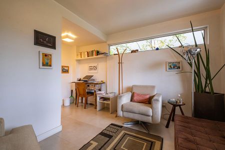 Casa à venda com 453m², 3 quartos e 4 vagasQuintal - Sala