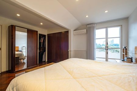 Casa à venda com 453m², 3 quartos e 4 vagasSuíte 1