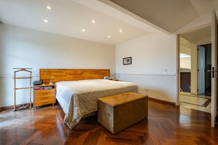 Casa à venda com 453m², 3 quartos e 4 vagasSuíte 1