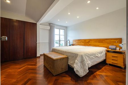 Casa à venda com 453m², 3 quartos e 4 vagasSuíte 1