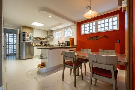 Casa à venda com 453m², 3 quartos e 4 vagasCozinha