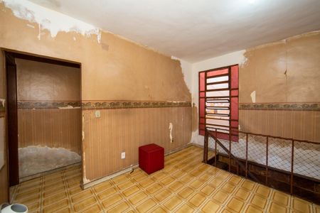 Casa à venda com 282m², 4 quartos e 6 vagasSALA