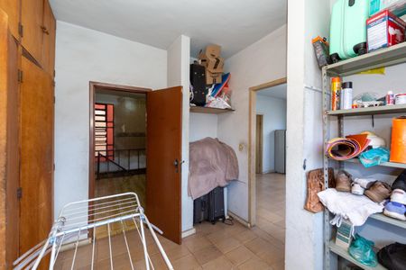 Casa à venda com 282m², 4 quartos e 6 vagasQUARTO2