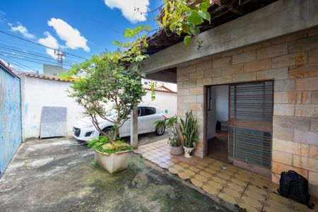 Casa à venda com 282m², 4 quartos e 6 vagasAREA EXTERNA