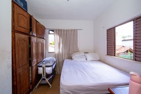 Casa à venda com 282m², 3 quartos e 6 vagas Casa à venda com 282m², 3 quartos e 6 vagasQUARTO3