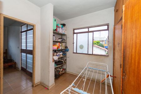 Casa à venda com 282m², 4 quartos e 6 vagasQUARTO2