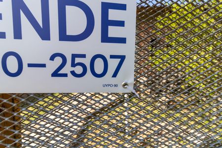 Casa à venda com 100m², 3 quartos e 1 vaga Casa à venda com 100m², 3 quartos e 1 vagaPlaquinha