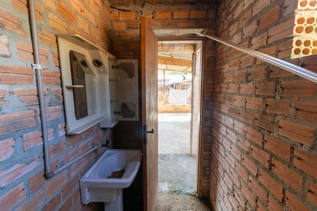 Casa à venda com 100m², 3 quartos e 1 vaga Casa à venda com 100m², 3 quartos e 1 vagaBanheiro 2