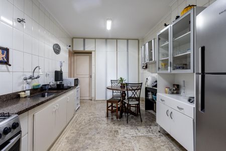 Apartamento para alugar com 170m², 3 quartos e 1 vaga Apartamento para alugar com 170m², 3 quartos e 1 vagaCozinha