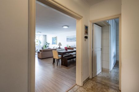 Apartamento para alugar com 170m², 3 quartos e 1 vaga Apartamento para alugar com 170m², 3 quartos e 1 vagaHall do apartamento