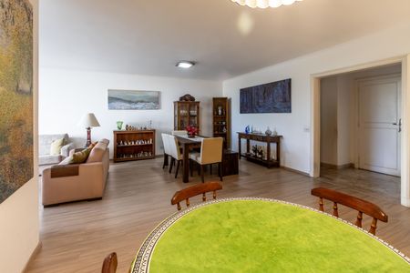 Apartamento para alugar com 170m², 3 quartos e 1 vaga Apartamento para alugar com 170m², 3 quartos e 1 vagaSala