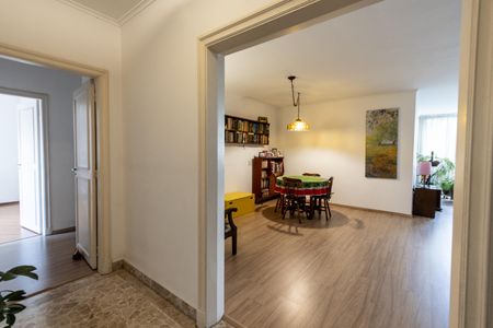 Apartamento para alugar com 170m², 3 quartos e 1 vaga Apartamento para alugar com 170m², 3 quartos e 1 vagaHall do apartamento