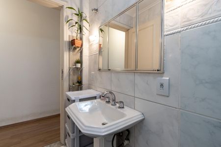 Apartamento para alugar com 170m², 3 quartos e 1 vaga Apartamento para alugar com 170m², 3 quartos e 1 vagaBanheiro do Corredor