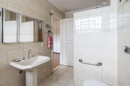 Apartamento para alugar com 170m², 3 quartos e 1 vaga Apartamento para alugar com 170m², 3 quartos e 1 vagaQuarto 1 - Banheiro da Suite