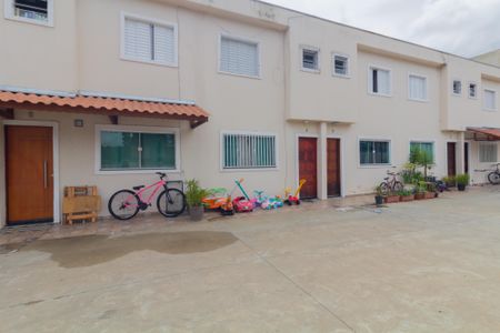 Casa de condomínio para alugar com 52m², 2 quartos e 2 vagasFachada