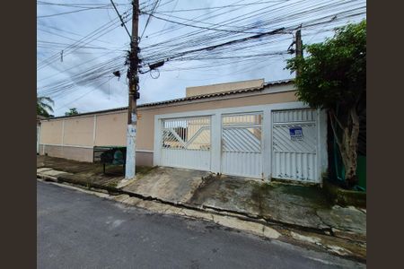 Casa de condomínio para alugar com 52m², 2 quartos e 2 vagasFachada