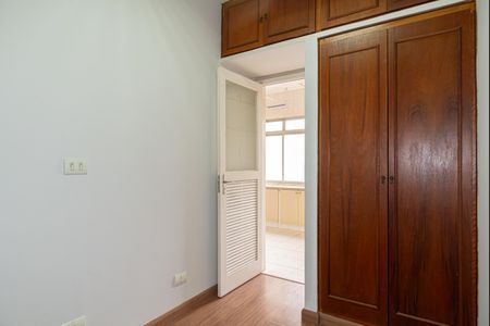 Apartamento à venda com 137m², 3 quartos e 1 vaga Apartamento à venda com 137m², 3 quartos e 1 vagaQuarto de Serviço