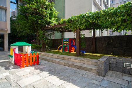 Apartamento à venda com 137m², 3 quartos e 1 vaga Apartamento à venda com 137m², 3 quartos e 1 vagaÁrea comum - Playground