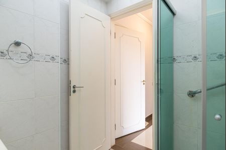 Apartamento à venda com 137m², 3 quartos e 1 vaga Apartamento à venda com 137m², 3 quartos e 1 vagaBanheiro 2