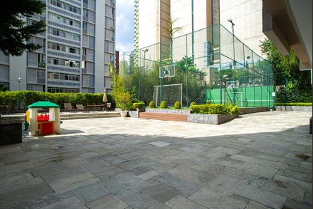 Apartamento à venda com 137m², 3 quartos e 1 vaga Apartamento à venda com 137m², 3 quartos e 1 vagaÁrea comum - Pátio