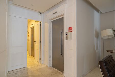 Apartamento à venda com 137m², 3 quartos e 1 vaga Apartamento à venda com 137m², 3 quartos e 1 vagaÁrea comum - Elevadores