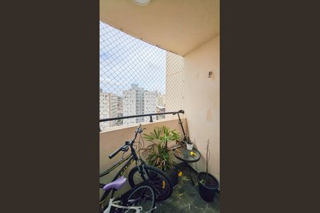 Sacada de apartamento à venda com 3 quartos, 74m² em Jaguaribe, Osasco