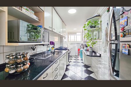 Apartamento à venda com 74m², 3 quartos e 1 vaga Apartamento à venda com 74m², 3 quartos e 1 vagaCozinha e área de serviço