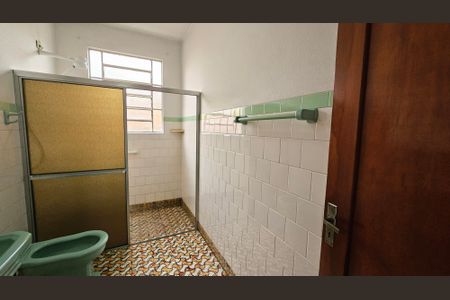 Casa à venda com 760m², 2 quartos e 2 vagasBanheiro Social