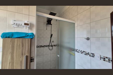 Casa à venda com 193m², 3 quartos e 2 vagas Casa à venda com 193m², 3 quartos e 2 vagasBanheiro