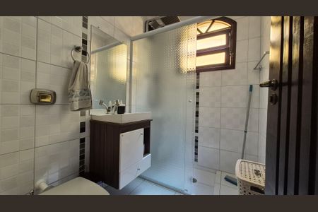 Casa à venda com 193m², 3 quartos e 2 vagas Casa à venda com 193m², 3 quartos e 2 vagasBanheiro 2