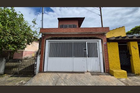 Casa à venda com 193m², 3 quartos e 2 vagas Casa à venda com 193m², 3 quartos e 2 vagasFachada