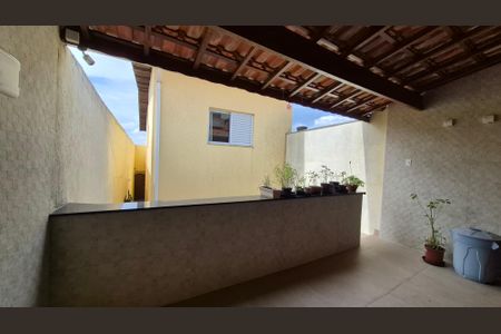 Casa à venda com 193m², 3 quartos e 2 vagas Casa à venda com 193m², 3 quartos e 2 vagasChurrasqueira