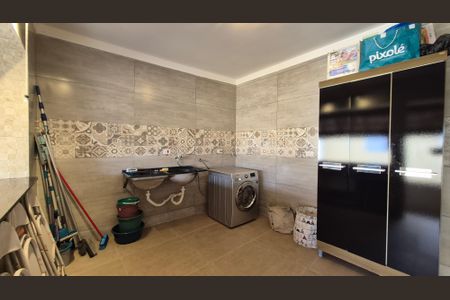 Casa à venda com 193m², 3 quartos e 2 vagas Casa à venda com 193m², 3 quartos e 2 vagasLavanderia