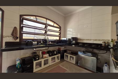 Casa à venda com 193m², 3 quartos e 2 vagas Casa à venda com 193m², 3 quartos e 2 vagasCozinha