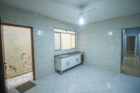 Casa à venda com 65m², 2 quartos e sem vaga