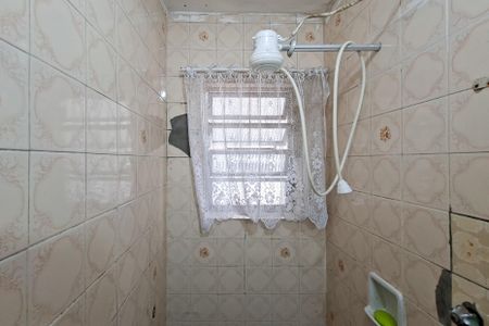 Banheiro  de apartamento para alugar com 1 quarto, 4m² em Vila Tupi, Praia Grande