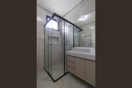 Casa de condomínio à venda com 340m², 5 quartos e 4 vagas Casa de condomínio à venda com 340m², 5 quartos e 4 vagasBanheiro da Suíte 05