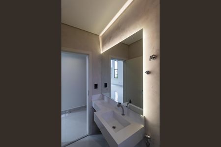 Casa de condomínio à venda com 340m², 5 quartos e 4 vagas Casa de condomínio à venda com 340m², 5 quartos e 4 vagasLavabo