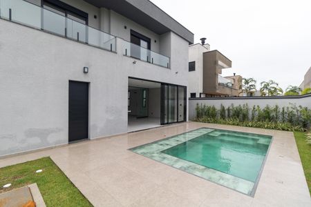 Casa de condomínio à venda com 340m², 5 quartos e 4 vagas Casa de condomínio à venda com 340m², 5 quartos e 4 vagasPiscina