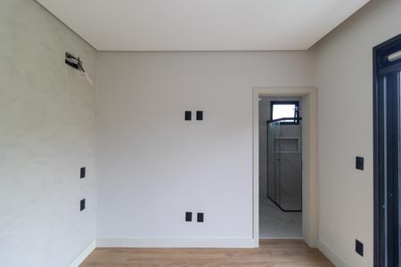 Casa de condomínio à venda com 340m², 5 quartos e 4 vagas Casa de condomínio à venda com 340m², 5 quartos e 4 vagasSuíte 05