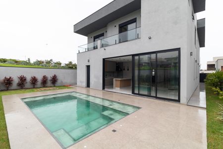 Casa de condomínio à venda com 340m², 5 quartos e 4 vagas Casa de condomínio à venda com 340m², 5 quartos e 4 vagasPiscina