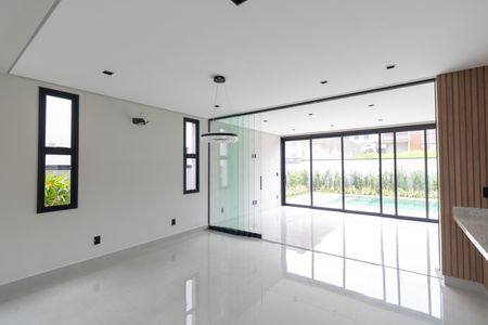 Casa de condomínio à venda com 340m², 5 quartos e 4 vagas Casa de condomínio à venda com 340m², 5 quartos e 4 vagasSala de jantar